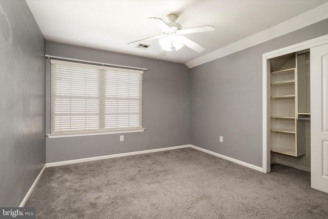 18 LOCKEWOOD LN, East Windsor, NJ 08520
