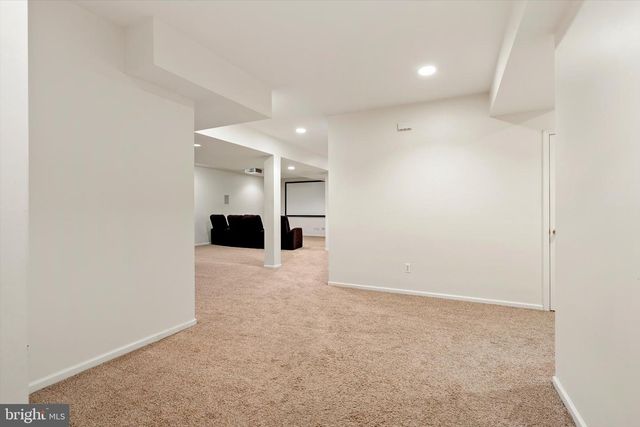18 LOCKEWOOD LN, East Windsor, NJ 08520