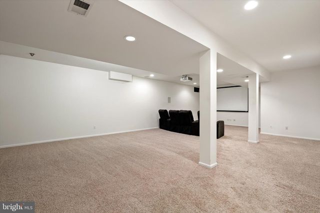 18 LOCKEWOOD LN, East Windsor, NJ 08520
