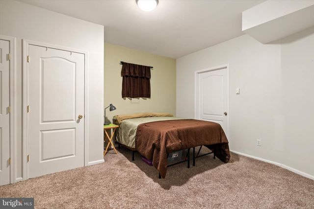18 LOCKEWOOD LN, East Windsor, NJ 08520