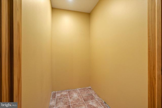18 LOCKEWOOD LN, East Windsor, NJ 08520