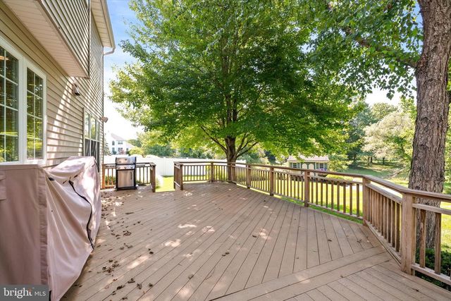 18 LOCKEWOOD LN, East Windsor, NJ 08520