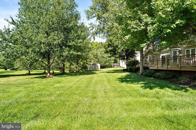 18 LOCKEWOOD LN, East Windsor, NJ 08520
