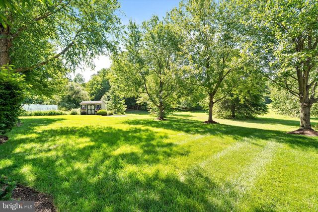 18 LOCKEWOOD LN, East Windsor, NJ 08520