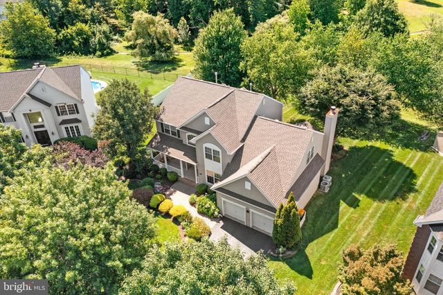 18 LOCKEWOOD LN, East Windsor, NJ 08520