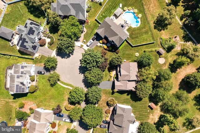 18 LOCKEWOOD LN, East Windsor, NJ 08520