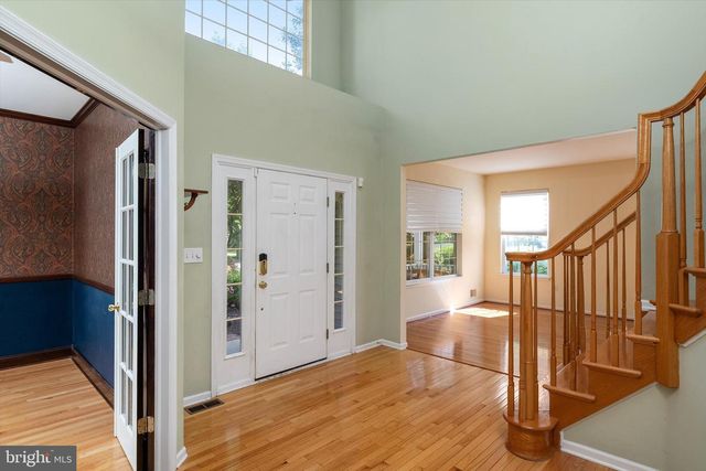 18 LOCKEWOOD LN, East Windsor, NJ 08520