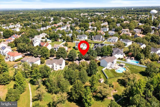 18 LOCKEWOOD LN, East Windsor, NJ 08520