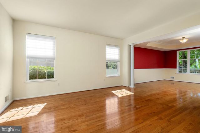 18 LOCKEWOOD LN, East Windsor, NJ 08520