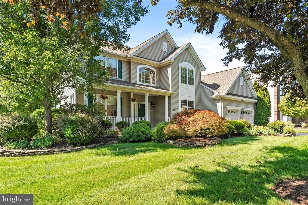 18 LOCKEWOOD LN, East Windsor, NJ 08520
