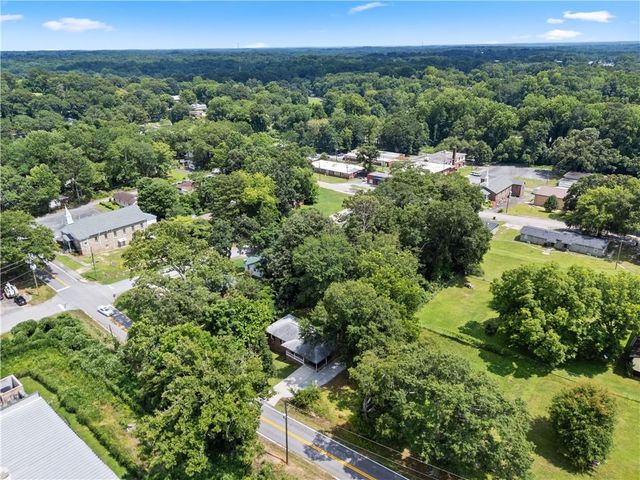 309 W Franklin Street, Toccoa, GA 30577