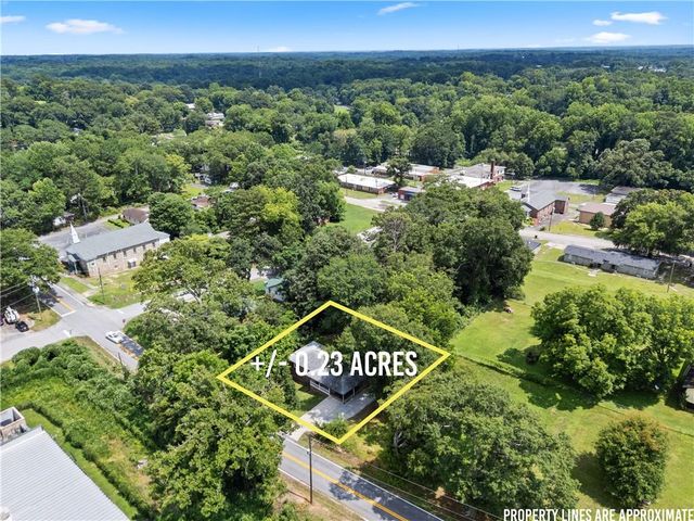 309 W Franklin Street, Toccoa, GA 30577