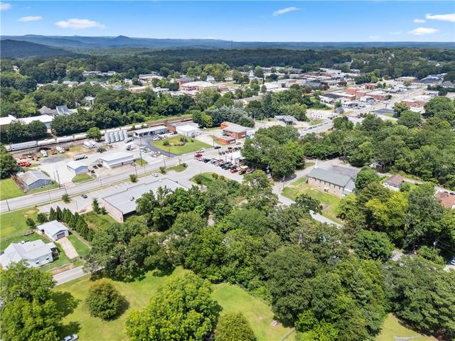 309 W Franklin Street, Toccoa, GA 30577