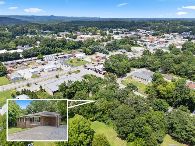 309 W Franklin Street, Toccoa, GA 30577