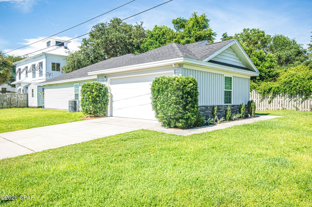 Image 43 of property listing at 22520 Hilltop Avenue, Panama City Beach, FL 32413