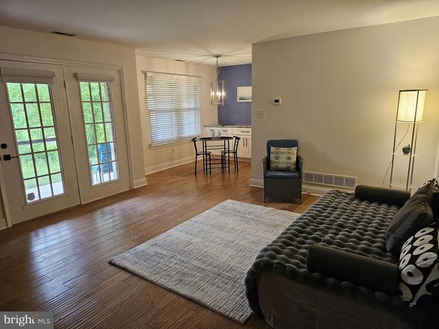 290 TAVISTOCK, Cherry Hill, NJ 08034