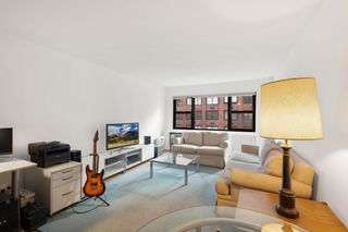 335 E 51st Street 6D, New York (manhattan), NY 10022