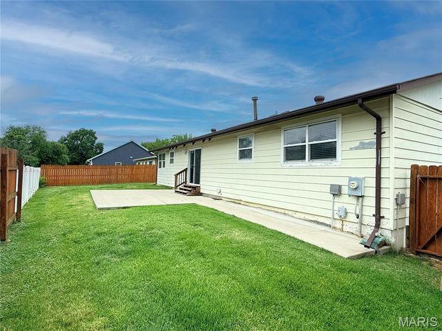 1052 Deleon Court, Fenton, MO 63026