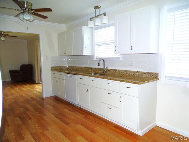 1052 Deleon Court, Fenton, MO 63026