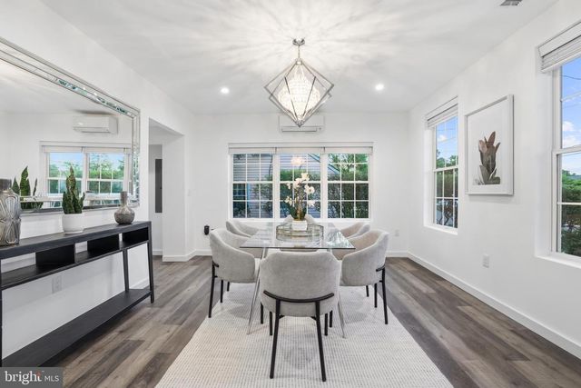 6925 BARRETT RD, Falls Church, VA 22042