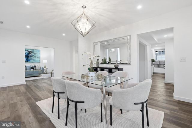 6925 BARRETT RD, Falls Church, VA 22042