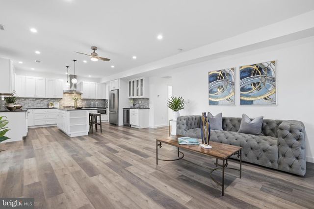 6925 BARRETT RD, Falls Church, VA 22042