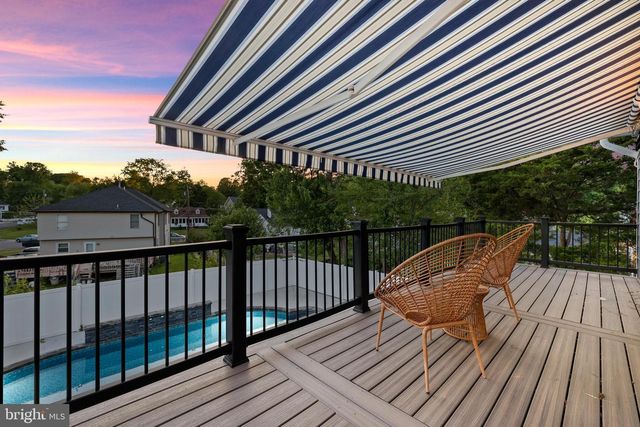 6925 BARRETT RD, Falls Church, VA 22042