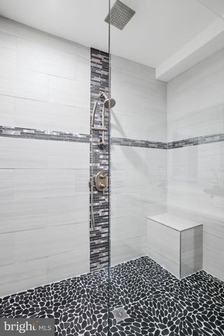6925 BARRETT RD, Falls Church, VA 22042