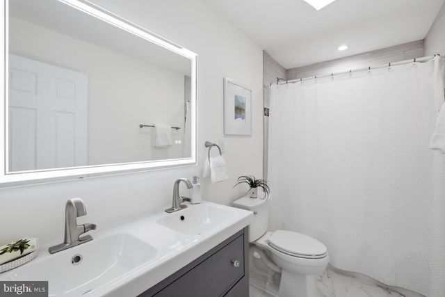 6925 BARRETT RD, Falls Church, VA 22042