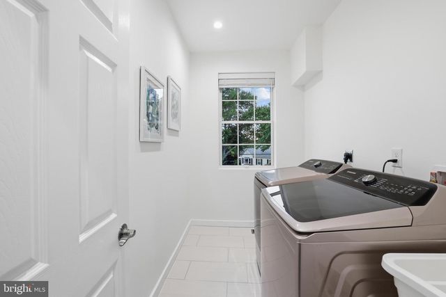 6925 BARRETT RD, Falls Church, VA 22042