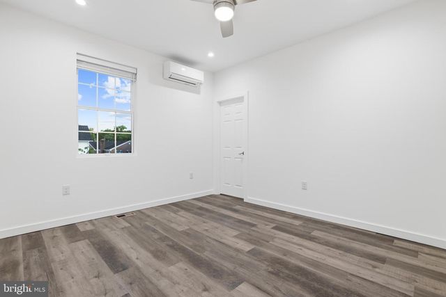 6925 BARRETT RD, Falls Church, VA 22042