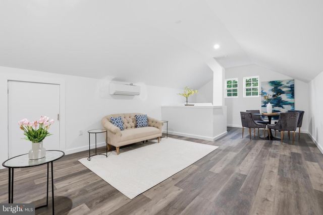 6925 BARRETT RD, Falls Church, VA 22042