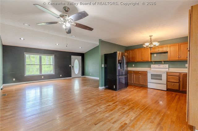 40 Wildberry Road, Charleston, WV 25312