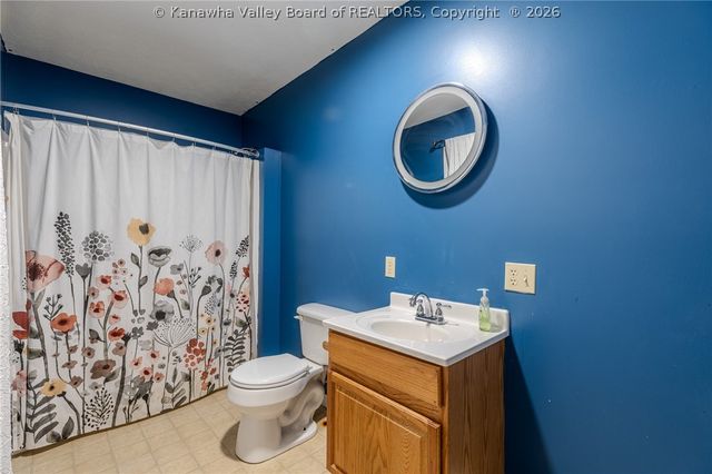 40 Wildberry Road, Charleston, WV 25312