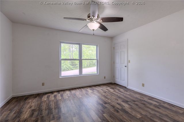 40 Wildberry Road, Charleston, WV 25312