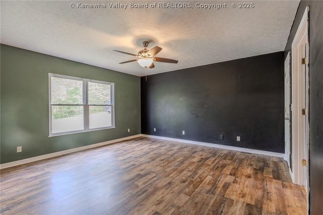 40 Wildberry Road, Charleston, WV 25312
