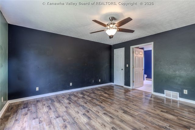 40 Wildberry Road, Charleston, WV 25312