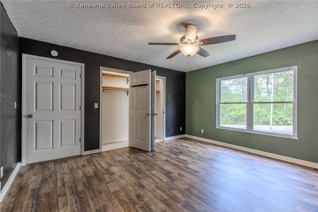 40 Wildberry Road, Charleston, WV 25312