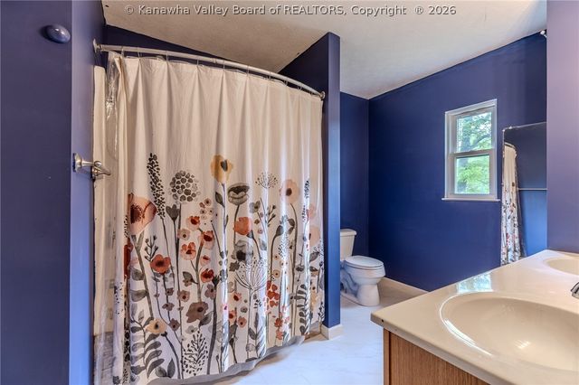 40 Wildberry Road, Charleston, WV 25312
