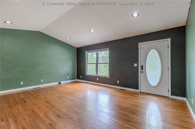 40 Wildberry Road, Charleston, WV 25312