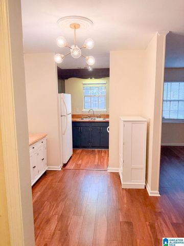 2053 Montreat Cir Apt D, Vestavia Hills, AL 35216