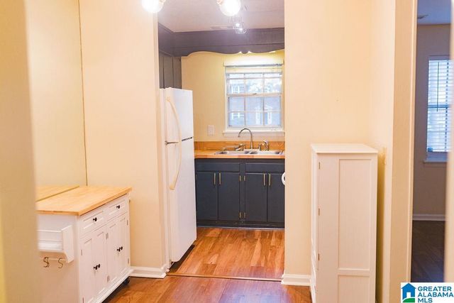 2053 Montreat Cir Apt D, Vestavia Hills, AL 35216