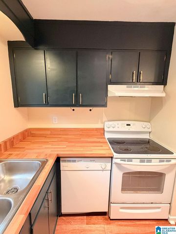 2053 Montreat Cir Apt D, Vestavia Hills, AL 35216