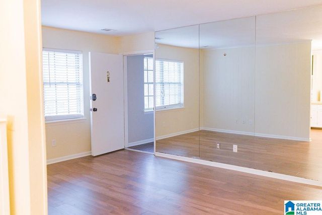 2053 Montreat Cir Apt D, Vestavia Hills, AL 35216