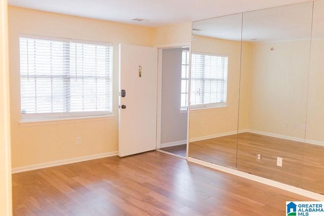 2053 Montreat Cir Apt D, Vestavia Hills, AL 35216