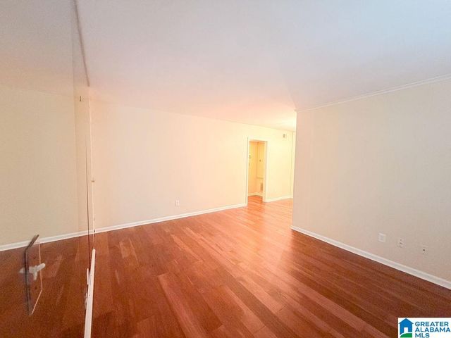 2053 Montreat Cir Apt D, Vestavia Hills, AL 35216