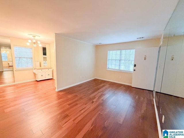 2053 Montreat Cir Apt D, Vestavia Hills, AL 35216