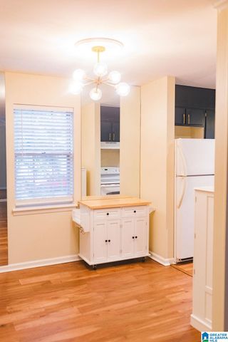 2053 Montreat Cir Apt D, Vestavia Hills, AL 35216