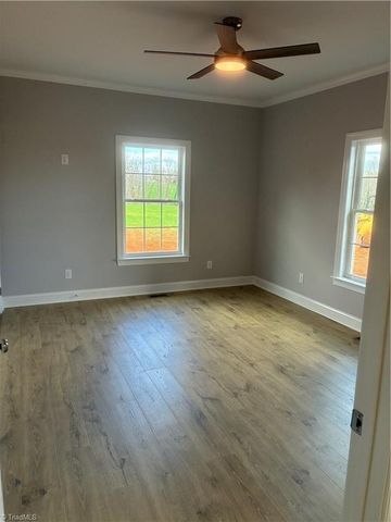 621 W Atkins Street, Dobson, NC 27017