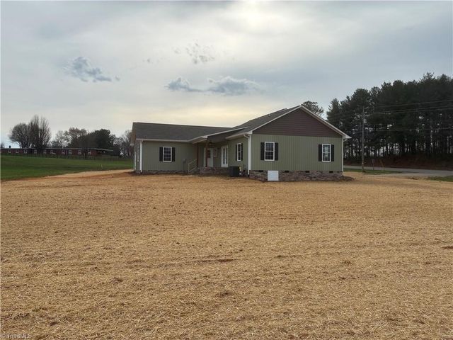 621 W Atkins Street, Dobson, NC 27017